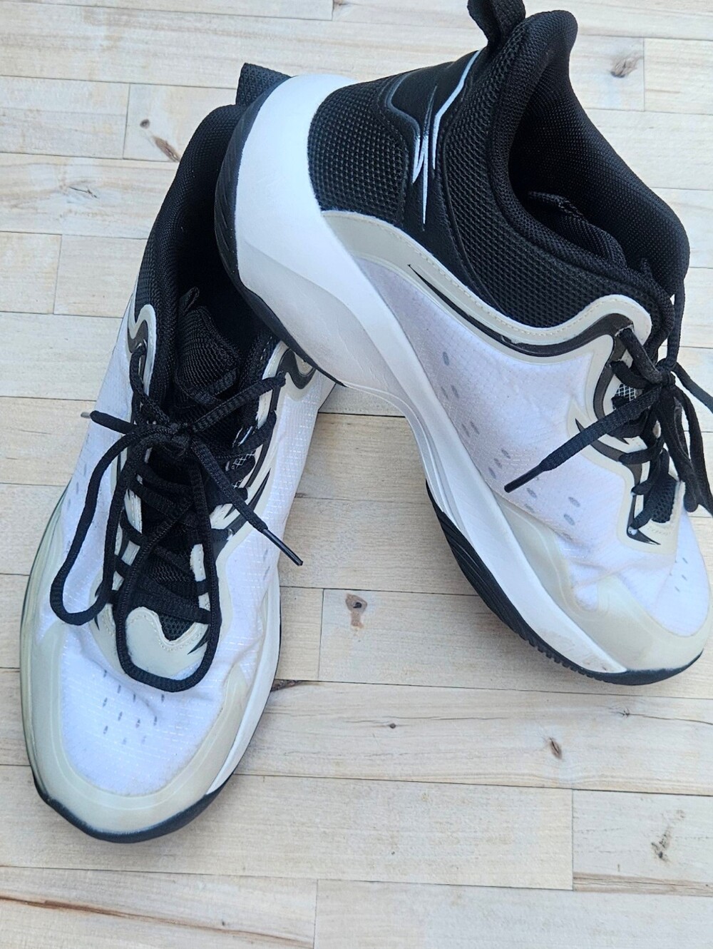 EUR 41, Beica Lace Up Basketball Shoes